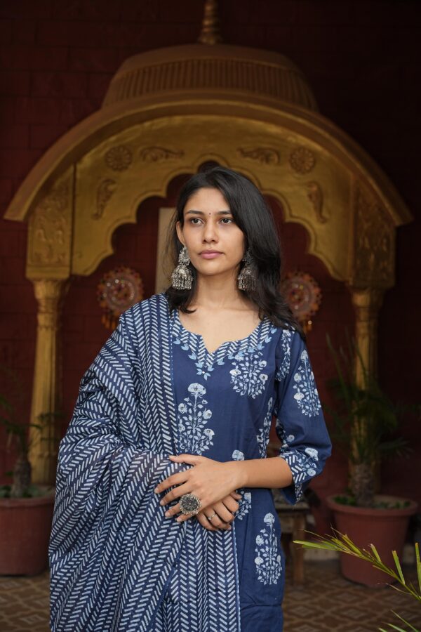 Padmini ‑ Indigo Grace Ensemble