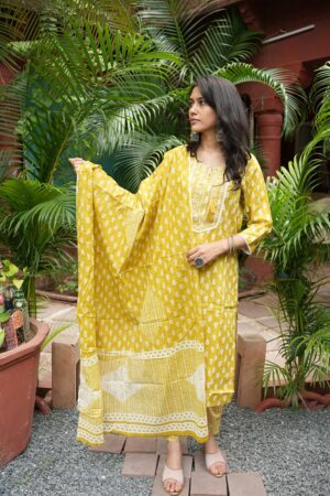 Rooh ‑ Bloom Straight Set