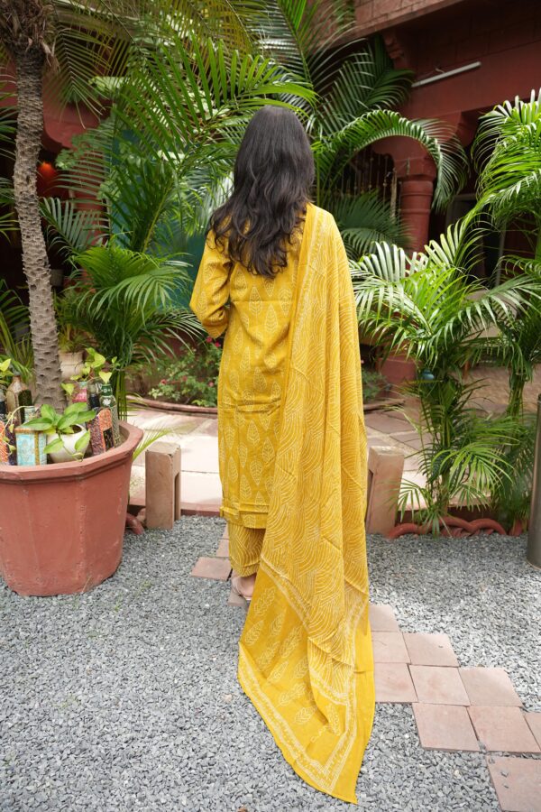 Bandhav ‑ Bandhej Charm