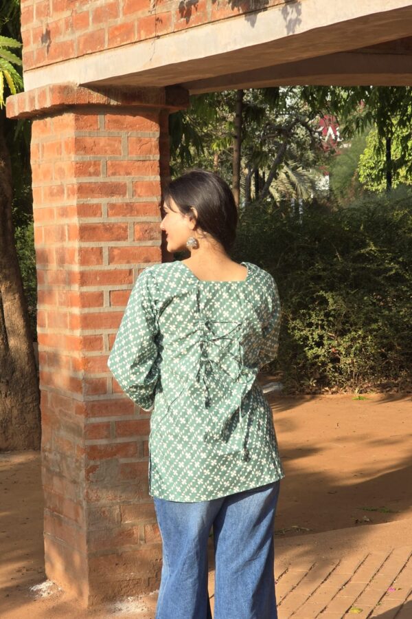 Meadow Daisy Cotton Top